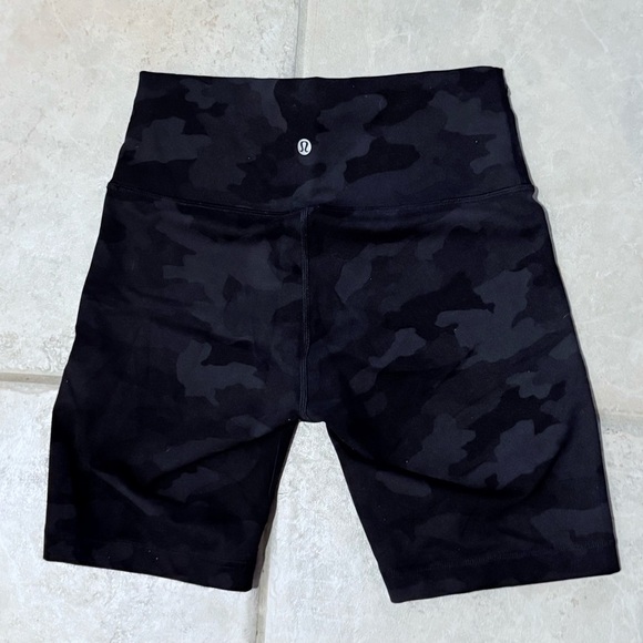 Lululemon Wunder Train High-Rise Shorts 8” Heritage 365 Camo Deep Coal Multi Sz8 - Picture 7 of 8
